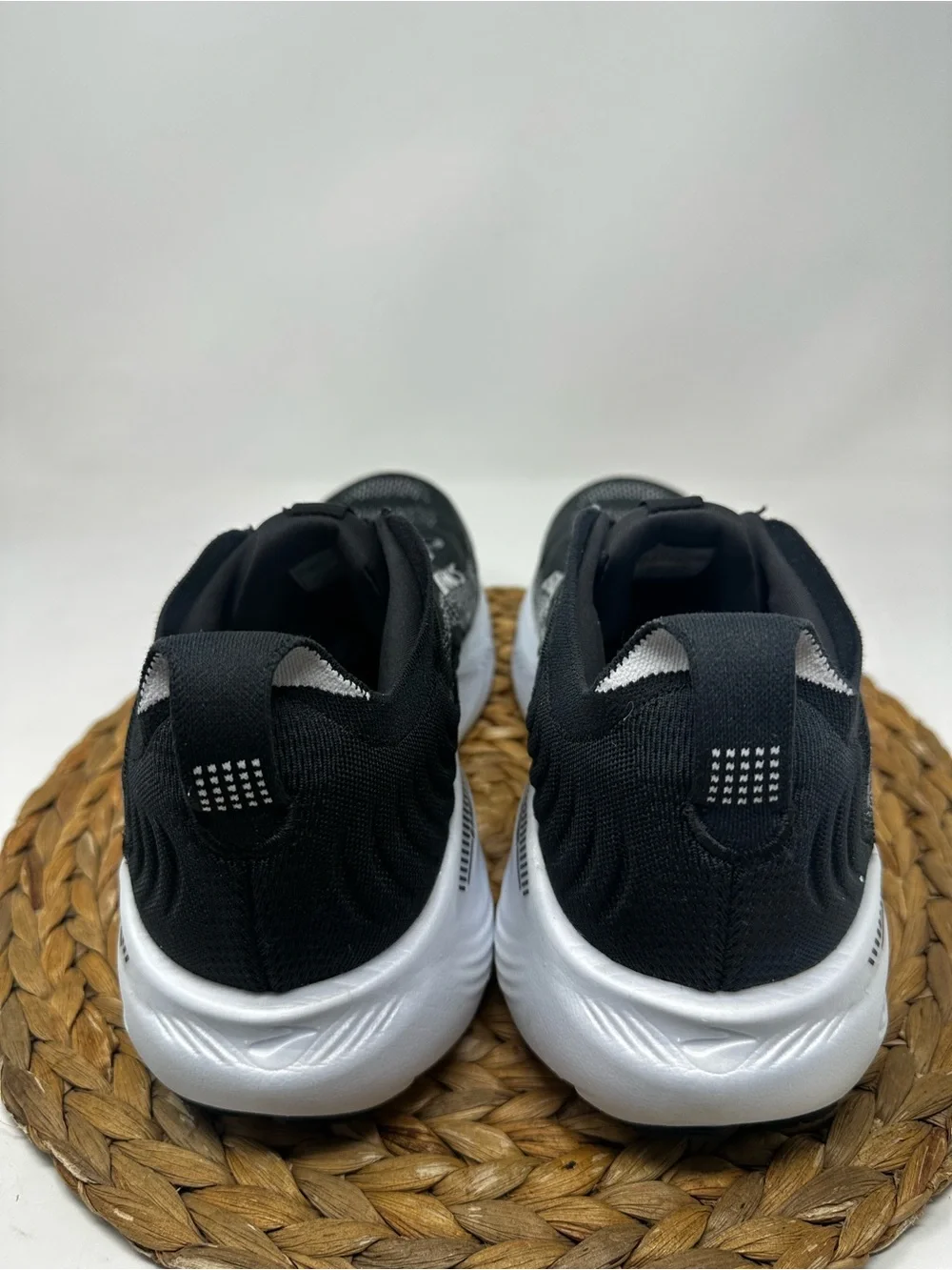 BROOKS Adrenaline GTS 25 Running Shoes Black White Size 11.5 WIDE Men's